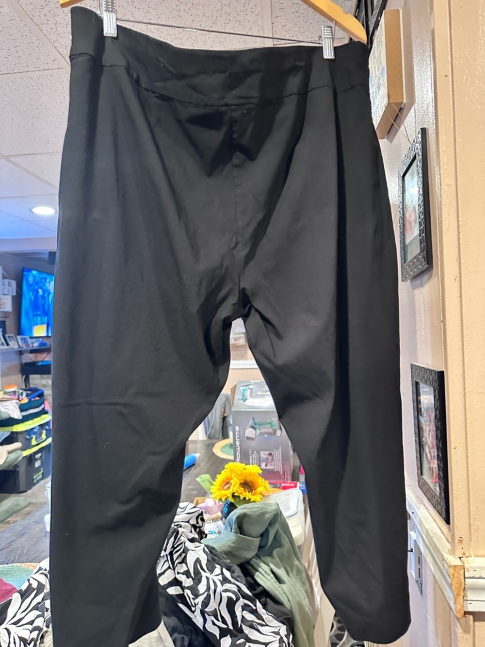Alfani Black Capri Pants - Tailored Mid-Rise - Picture 2 of 2